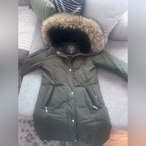 Vince Camuto Green Puffer Coat with Faux Fur Hood